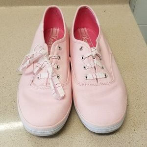 Light pink Keds sneakers striped laces size 7